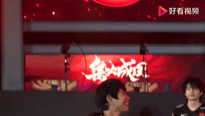 开云体育-锐不可当引发热议！，Ming在FPX比赛中险胜赢得满堂喝彩-开云体育