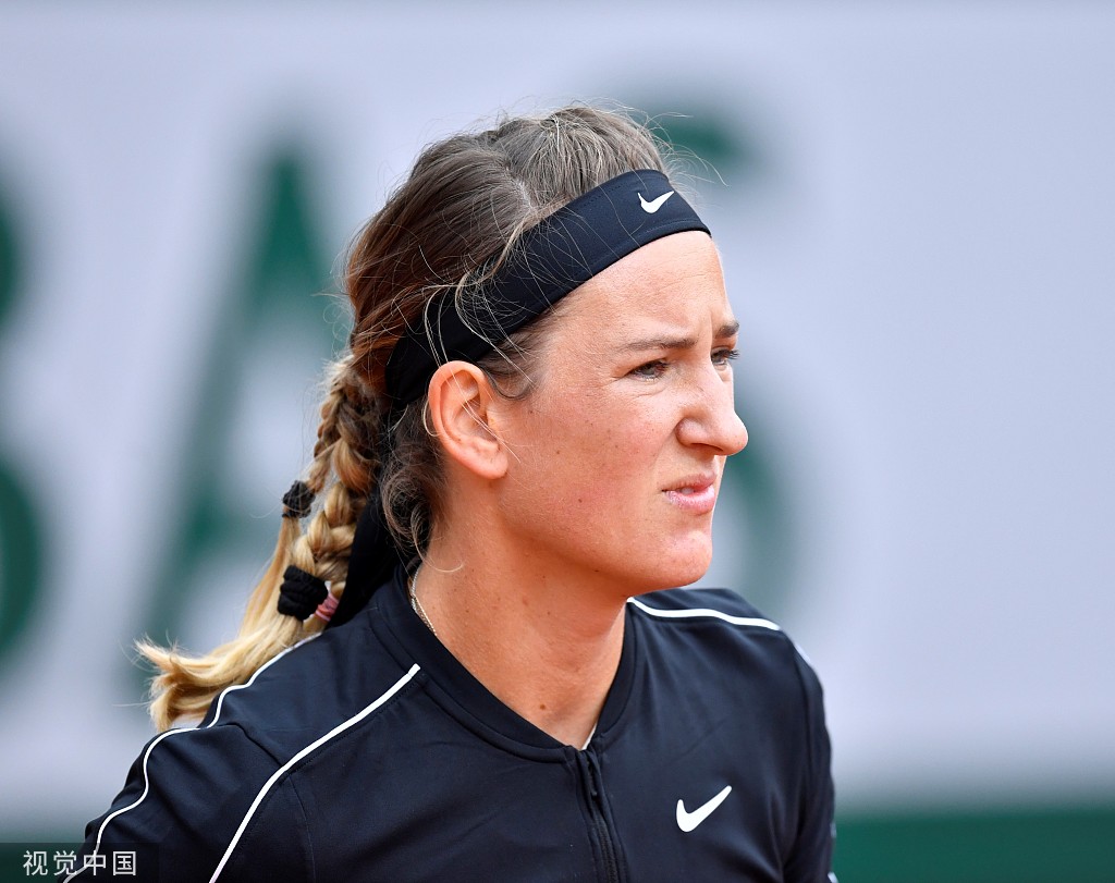 萨拉赫焦点对战，阿扎伦卡与30激战中国队分钟，刷新纪录胜负难料！全场沸腾不已